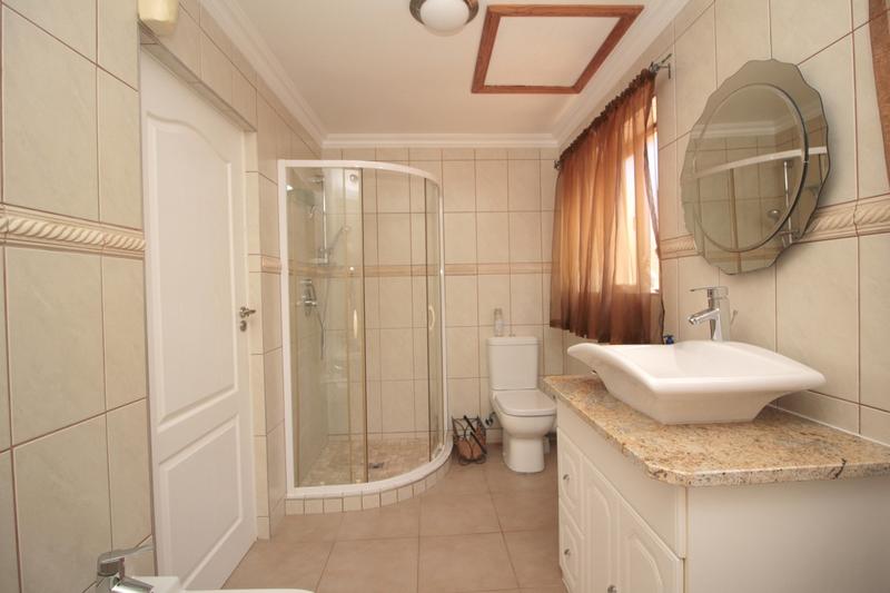 5 Bedroom Property for Sale in Fraaiuitsig Western Cape